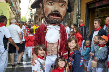 Fotos del recorrido de los gigantes y cabezudos de Pamplona del día 9 de julio de San Fermín 2019