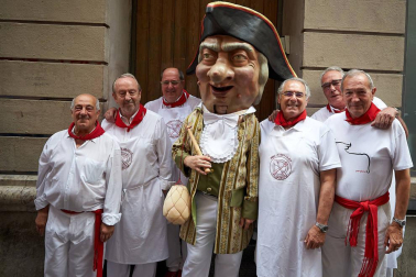 Fotos del recorrido de los gigantes y cabezudos de Pamplona del día 9 de julio de San Fermín 2019