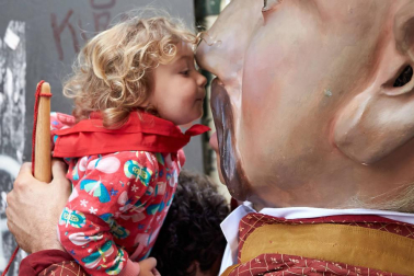 Fotos del recorrido de los gigantes y cabezudos de Pamplona del día 9 de julio de San Fermín 2019