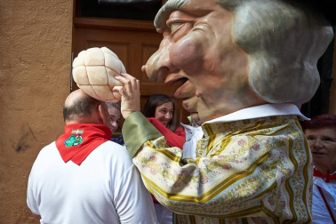 Fotos del recorrido de los gigantes y cabezudos de Pamplona del día 9 de julio de San Fermín 2019