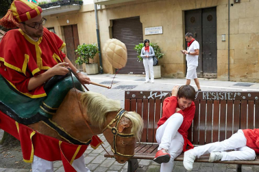 Fotos del recorrido de los gigantes y cabezudos de Pamplona del día 9 de julio de San Fermín 2019