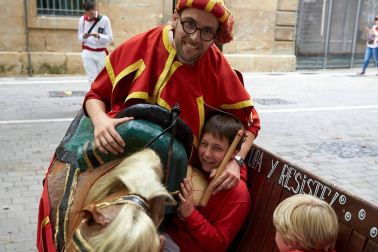 Fotos del recorrido de los gigantes y cabezudos de Pamplona del día 9 de julio de San Fermín 2019