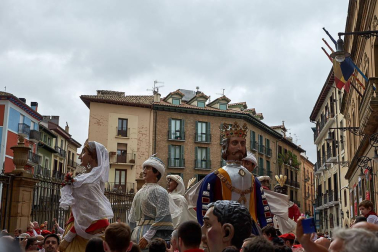 Fotos del recorrido de los gigantes y cabezudos de Pamplona del día 9 de julio de San Fermín 2019