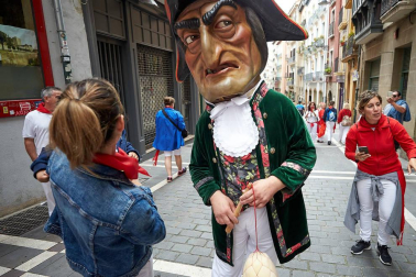 Fotos del recorrido de los gigantes y cabezudos de Pamplona del día 9 de julio de San Fermín 2019