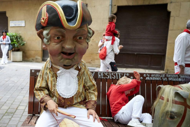 Fotos del recorrido de los gigantes y cabezudos de Pamplona del día 9 de julio de San Fermín 2019