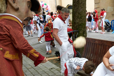 Fotos del recorrido de los gigantes y cabezudos de Pamplona del día 9 de julio de San Fermín 2019