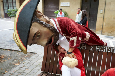 Fotos del recorrido de los gigantes y cabezudos de Pamplona del día 9 de julio de San Fermín 2019