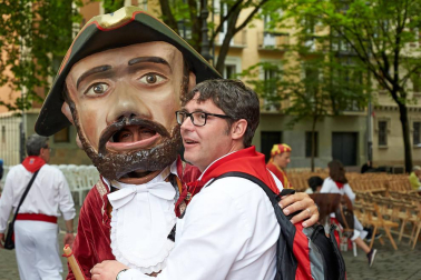 Fotos del recorrido de los gigantes y cabezudos de Pamplona del día 9 de julio de San Fermín 2019