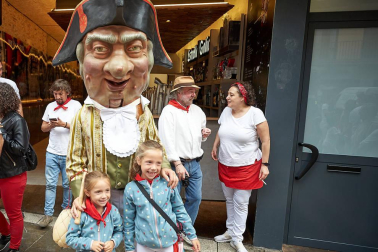 Fotos del recorrido de los gigantes y cabezudos de Pamplona del día 9 de julio de San Fermín 2019