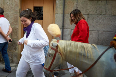 Fotos del recorrido de los gigantes y cabezudos de Pamplona del día 9 de julio de San Fermín 2019