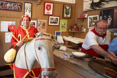 Fotos del recorrido de los gigantes y cabezudos de Pamplona del día 9 de julio de San Fermín 2019