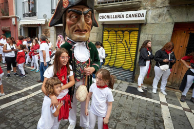 Fotos del recorrido de los gigantes y cabezudos de Pamplona del día 9 de julio de San Fermín 2019