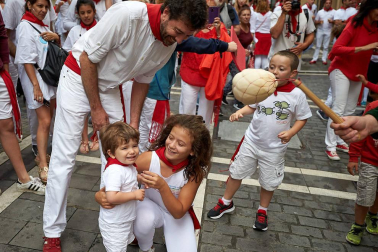 Fotos del recorrido de los gigantes y cabezudos de Pamplona del día 9 de julio de San Fermín 2019