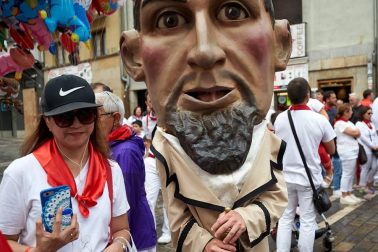 Fotos del recorrido de los gigantes y cabezudos de Pamplona del día 9 de julio de San Fermín 2019
