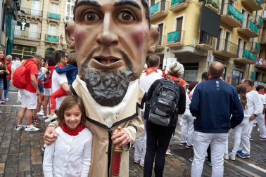 Fotos del recorrido de los gigantes y cabezudos de Pamplona del día 9 de julio de San Fermín 2019