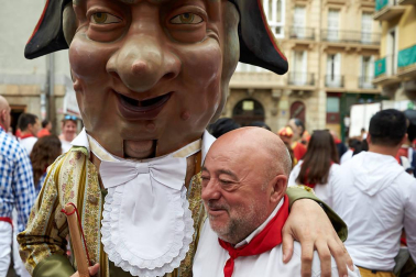 Fotos del recorrido de los gigantes y cabezudos de Pamplona del día 9 de julio de San Fermín 2019