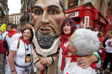 Fotos del recorrido de los gigantes y cabezudos de Pamplona del día 9 de julio de San Fermín 2019