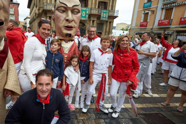 Fotos del recorrido de los gigantes y cabezudos de Pamplona del día 9 de julio de San Fermín 2019