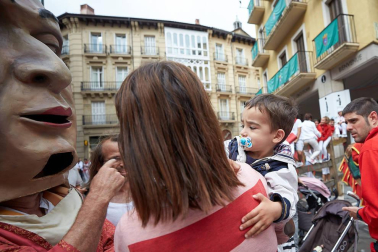 Fotos del recorrido de los gigantes y cabezudos de Pamplona del día 9 de julio de San Fermín 2019