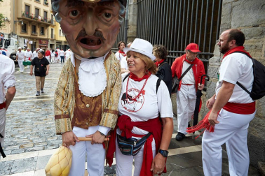 Fotos del recorrido de los gigantes y cabezudos de Pamplona del día 9 de julio de San Fermín 2019