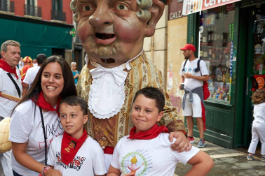 Fotos del recorrido de los gigantes y cabezudos de Pamplona del día 9 de julio de San Fermín 2019