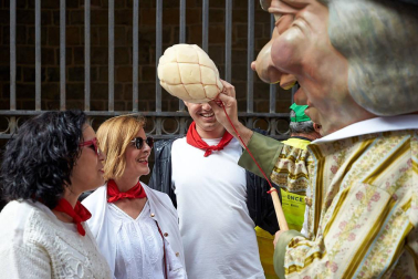 Fotos del recorrido de los gigantes y cabezudos de Pamplona del día 9 de julio de San Fermín 2019
