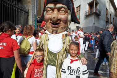 Fotos del recorrido de los gigantes y cabezudos de Pamplona del día 9 de julio de San Fermín 2019