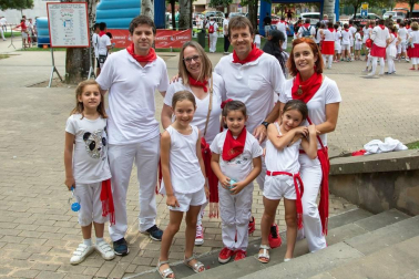 La plaza de la Libertad ha sido el escenario elegido, un año más, para el desarrollo de las actividades infantiles del programa 'Menudas fiestas'. Hinchables, atracciones, espectáculos y talleres comparten un enorme escenario en el que los más pequeños se pueden sentir los verdaderos protagonistas de las fiestas.