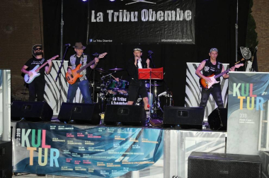 Un verano más, el programa Kultur del Gobierno de Navarra va a recorrer toda la geografía foral con diferentes propuestas musicales. Una de estas paradas fue el pasado viernes 5 de julio en Valtierra, donde se pudo disfrutar de la original propuesta del grupo La Tribu Obembe.