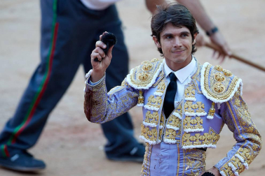 Fotos de la corrida con toros de la ganadería de Jandilla para los diestros Diego Urdiales, Sebastián Castella y Roca Rey.
