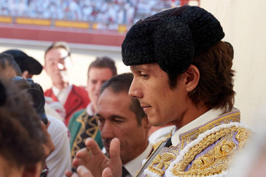 Fotos de la corrida con toros de la ganadería de Jandilla para los diestros Diego Urdiales, Sebastián Castella y Roca Rey.