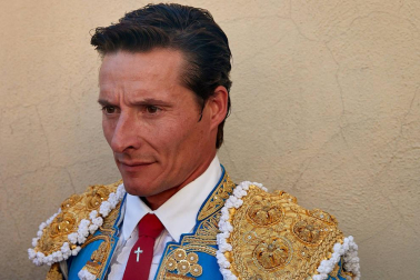 Fotos de la corrida con toros de la ganadería de Jandilla para los diestros Diego Urdiales, Sebastián Castella y Roca Rey.