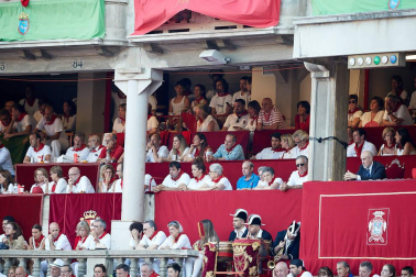 Público asistente a la Plaza de Toros de Pamplona durante la tercera corrida de la Feria del Toro 2019 con la ganadería de José Escolar para los diestros Fernando Robleño, Javier Castaño y Pepe Moral.