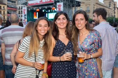 La Plaza del Castillo de Pamplona acogió el 5 de julio un concierto presanferminero de la mano de Los 40 Principales. Natalia Lacunza fue el plato fuerte de un espectáculo en el que también participaron DJ Óscar Martínez, Dani Fernández y la banda “Lemon y Tal”.