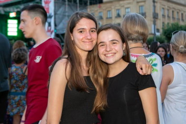 La Plaza del Castillo de Pamplona acogió el 5 de julio un concierto presanferminero de la mano de Los 40 Principales. Natalia Lacunza fue el plato fuerte de un espectáculo en el que también participaron DJ Óscar Martínez, Dani Fernández y la banda “Lemon y Tal”.