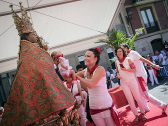 Fotos de la ofrenda floral infantil de los Sanfermines 2019
