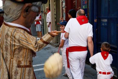 Fotos del recorrido de los gigantes y cabezudos de Pamplona del día 10 de julio de San Fermín 2019