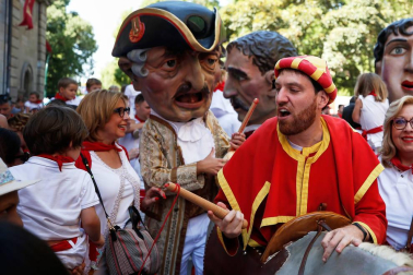 Fotos del recorrido de los gigantes y cabezudos de Pamplona del día 10 de julio de San Fermín 2019