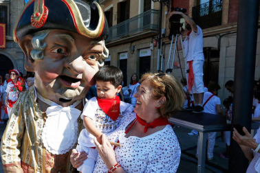 Fotos del recorrido de los gigantes y cabezudos de Pamplona del día 10 de julio de San Fermín 2019