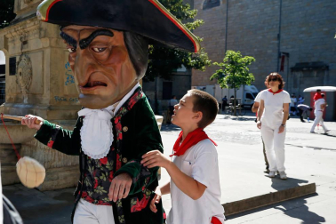 Fotos del recorrido de los gigantes y cabezudos de Pamplona del día 10 de julio de San Fermín 2019