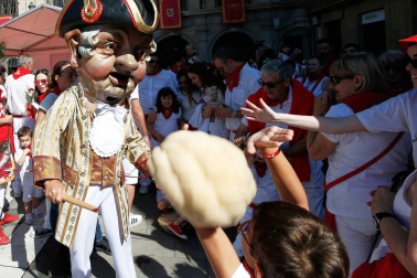 Fotos del recorrido de los gigantes y cabezudos de Pamplona del día 10 de julio de San Fermín 2019
