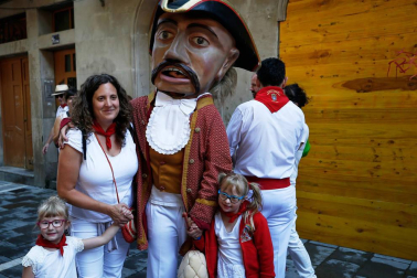 Fotos del recorrido de los gigantes y cabezudos de Pamplona del día 10 de julio de San Fermín 2019