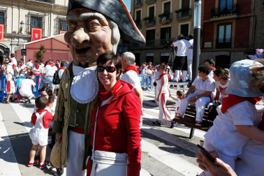 Fotos del recorrido de los gigantes y cabezudos de Pamplona del día 10 de julio de San Fermín 2019