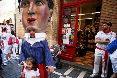 Fotos del recorrido de los gigantes y cabezudos de Pamplona del día 10 de julio de San Fermín 2019