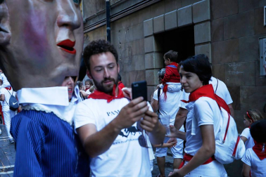 Fotos del recorrido de los gigantes y cabezudos de Pamplona del día 10 de julio de San Fermín 2019