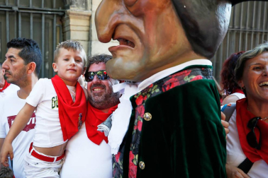 Fotos del recorrido de los gigantes y cabezudos de Pamplona del día 10 de julio de San Fermín 2019
