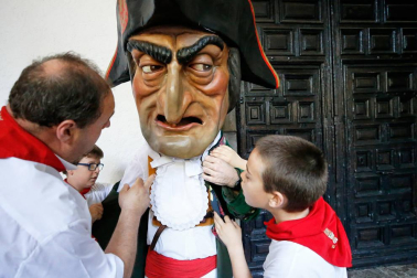 Fotos del recorrido de los gigantes y cabezudos de Pamplona del día 10 de julio de San Fermín 2019