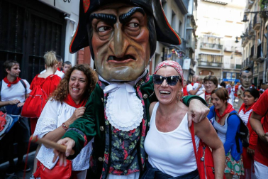 Fotos del recorrido de los gigantes y cabezudos de Pamplona del día 10 de julio de San Fermín 2019