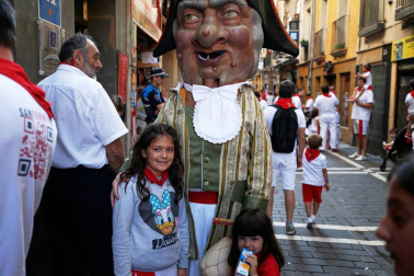 Fotos del recorrido de los gigantes y cabezudos de Pamplona del día 10 de julio de San Fermín 2019