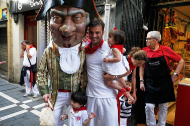 Fotos del recorrido de los gigantes y cabezudos de Pamplona del día 10 de julio de San Fermín 2019